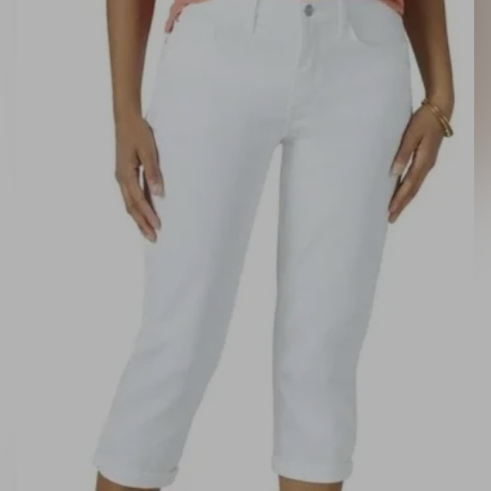 Women’s White Crop Capri